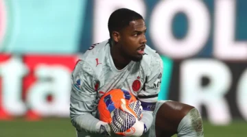 أعلى الرواتب.. ميلان يجدد عقد الحارس الفرنسي مايك ماينان حتى صيف 2031